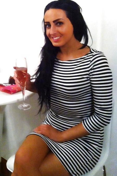 mature salope brune cheveux court